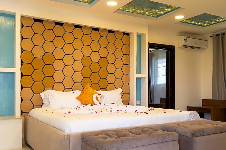 Golden Hotel