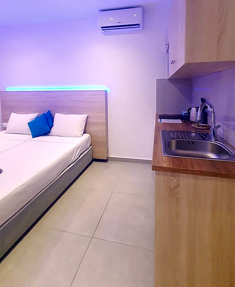 Sun Plaza Suites - Adults Only