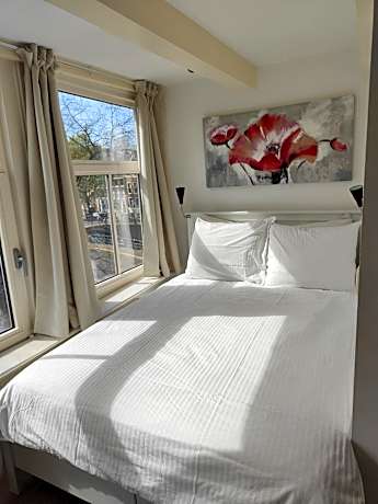 Deluxe Double Room with Shower