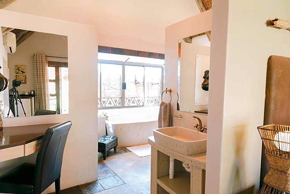 Tshukudiba Game Lodge