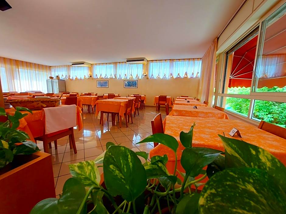 Hotel Joli