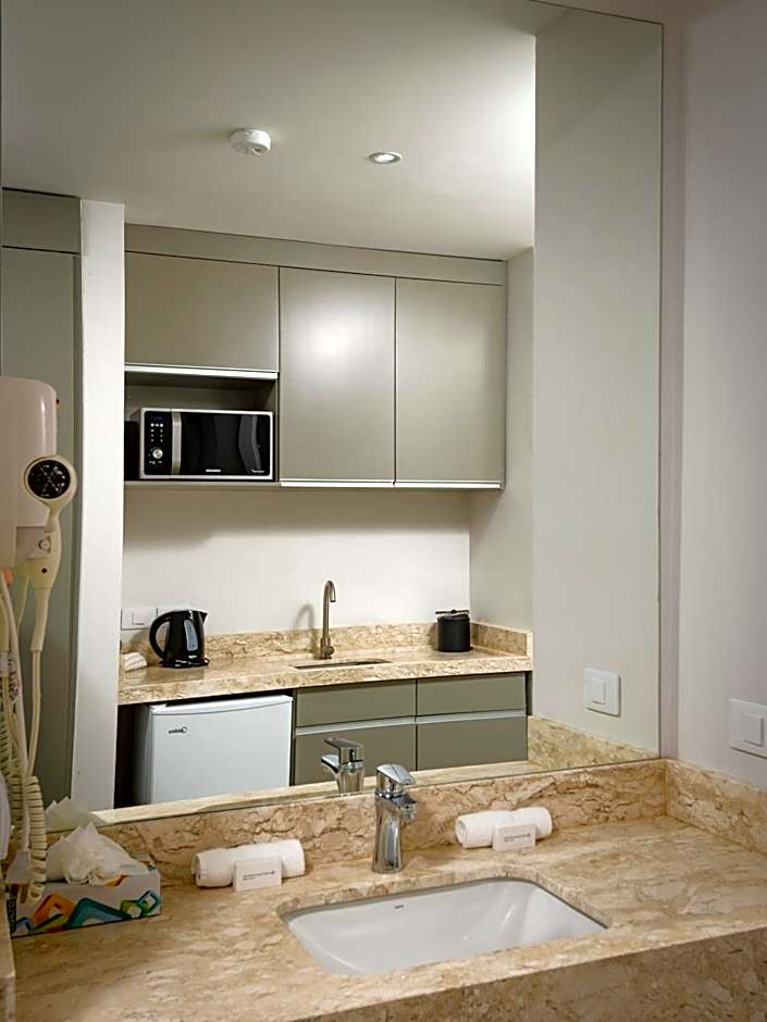 Captain Don's Habitat