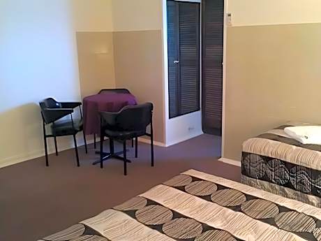 Deluxe Family Room (4 Guests)