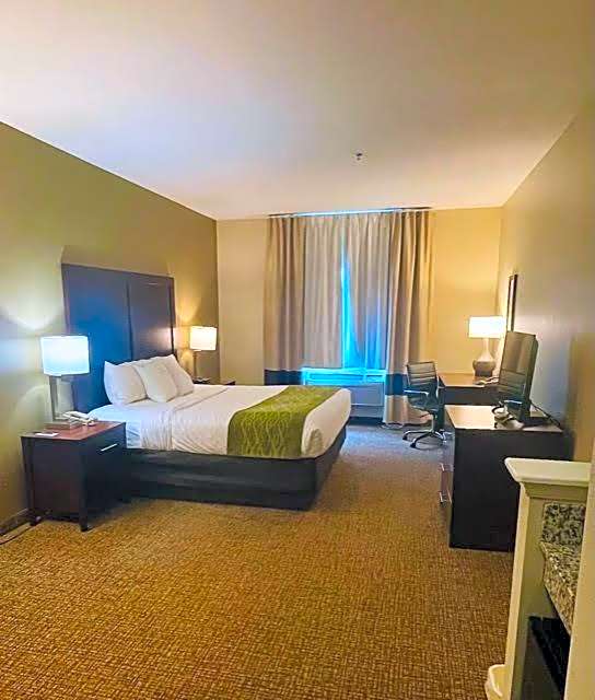 Comfort Inn Hebron-Lowell Area