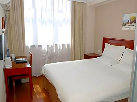 GTR Special offer - Guest Room with One 1.8M Bed