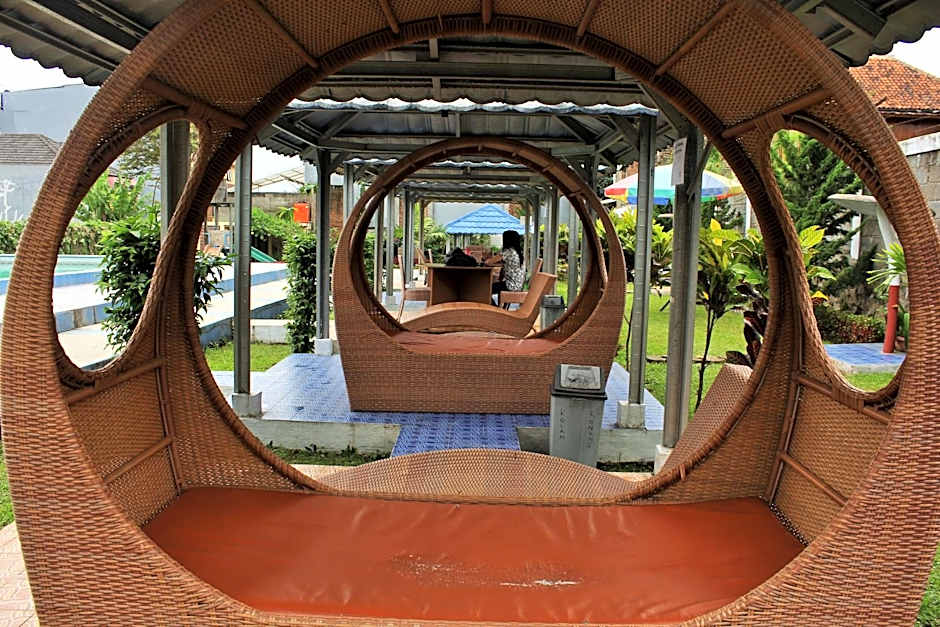 RedDoorz Hostel @ Dago 2