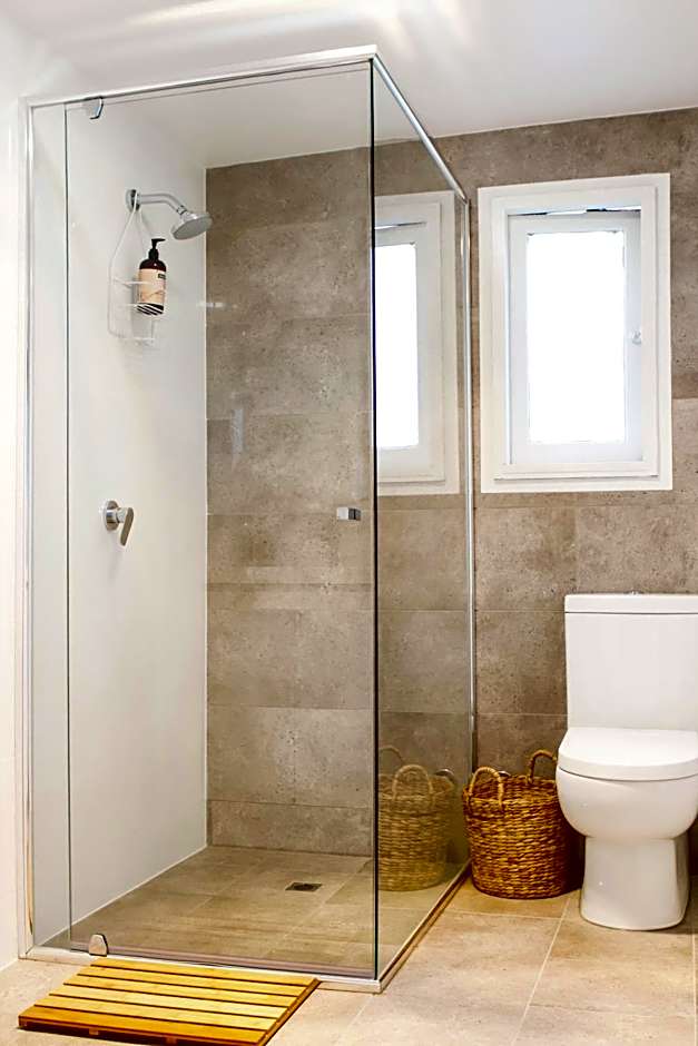 Robertson Public House and Kitchen