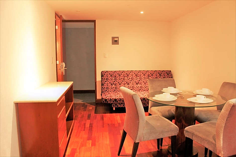 Condesa Suites