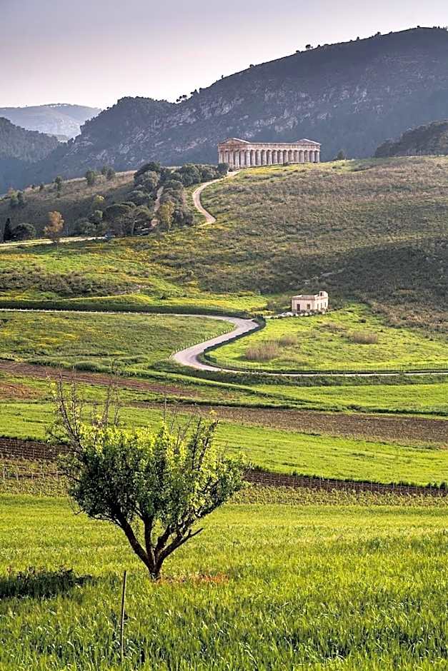Helimos B&B with Segesta Temple view near Castellammare del Golfo