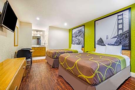 Double Room with Two Double Beds - Pet Friendly/Non-Smoking