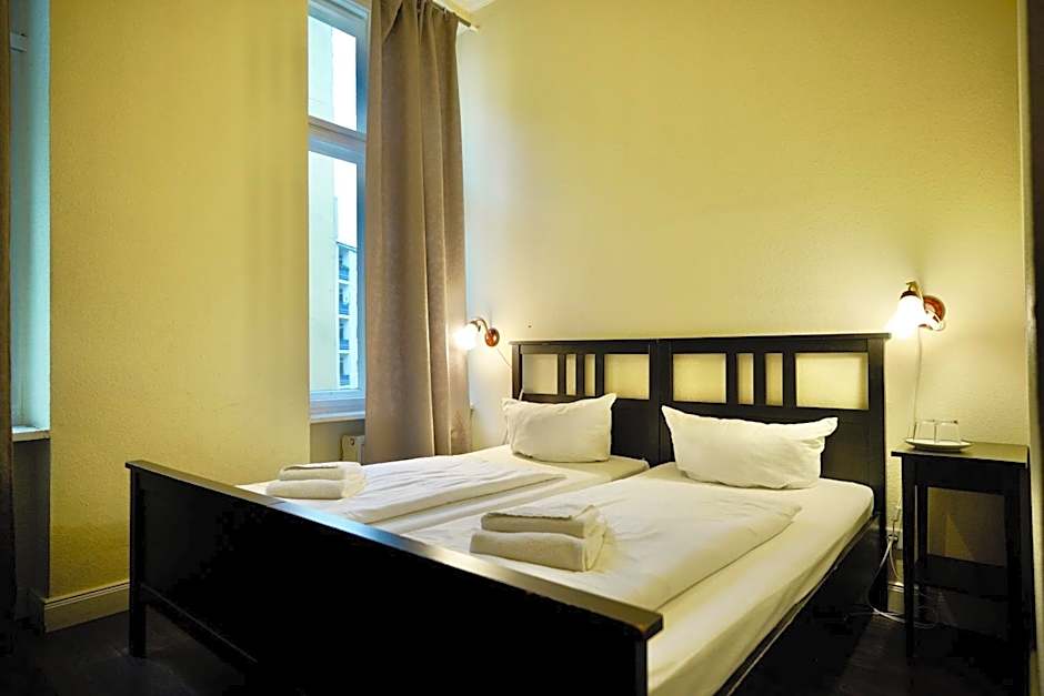 Hotel Pension Bernstein am Kurfürstendamm