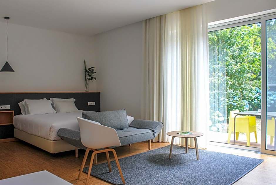 Furnas Lake Forest Living