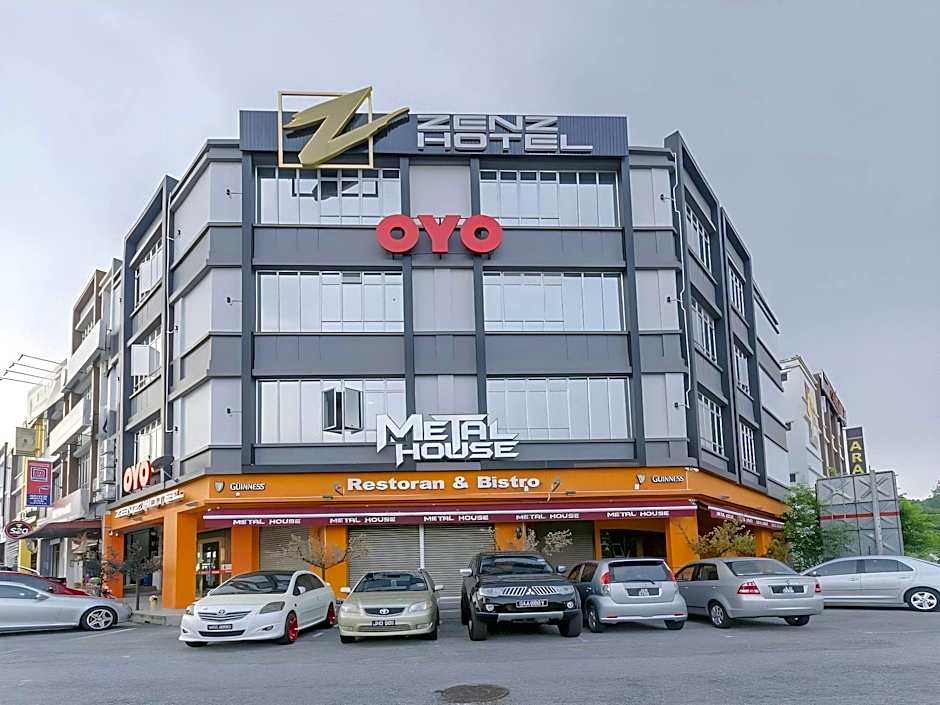 OYO 89423 Zenz Hotel