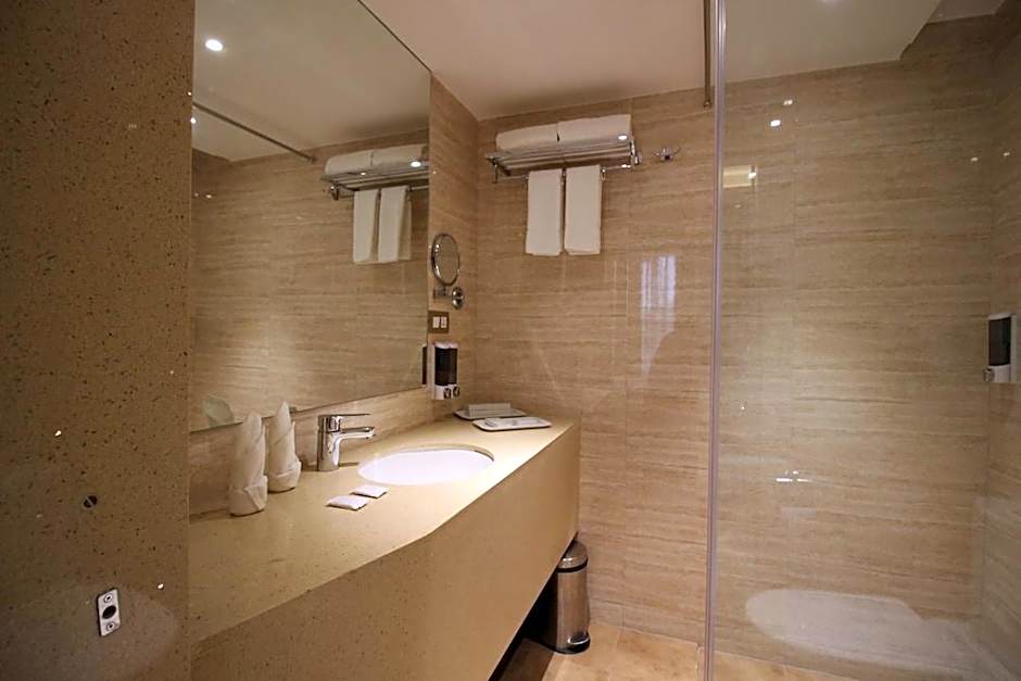 Hotel Jagadish International, Sankey Road