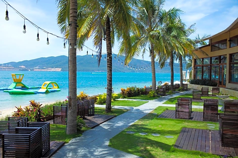 Merperle Hon Tam Resort