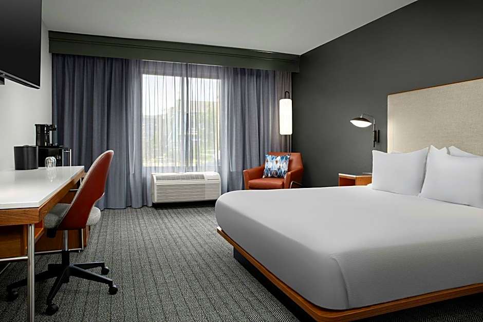 Courtyard by Marriott Bloomington