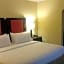 Holiday Inn Express Hotel & Suites Waller