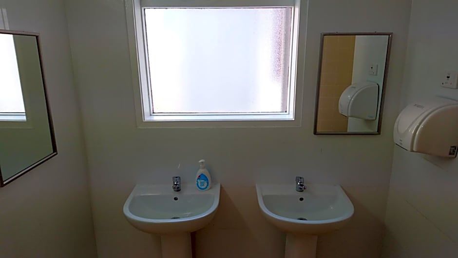 Backpackers Imperial Hotel