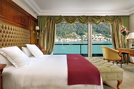 Deluxe Suite with Lake View