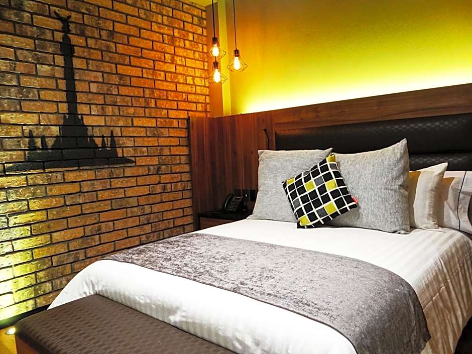 Cadillac Hotel Boutique