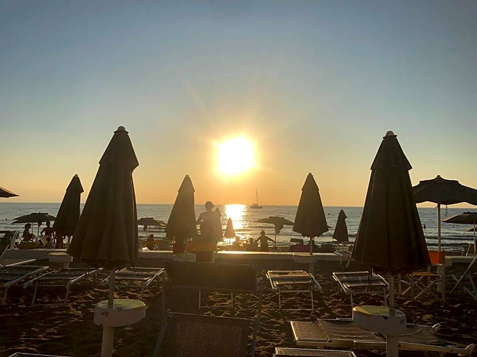 On Holiday Between Sky And Sea geco Di Campiglia pet friendly big garden