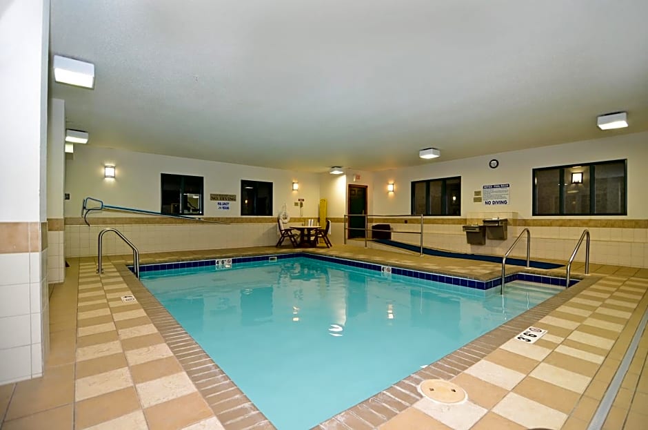 Country Inn & Suites by Radisson, Stevens Point, WI