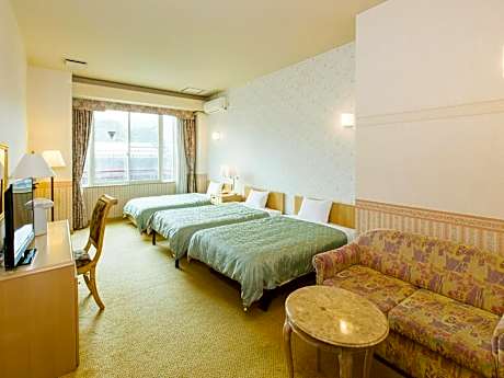 Queen’s Corina Western Room
