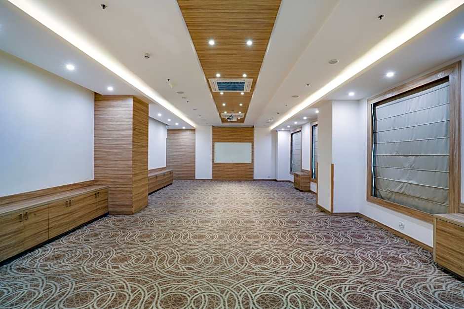 Lemon Tree Hotel Sector 60 Gurugram