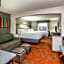Holiday Inn Express & Suites Shawnee-Kansas City West By IHG
