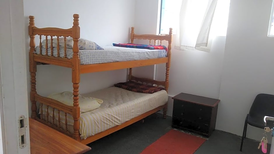 4 suítes privativas