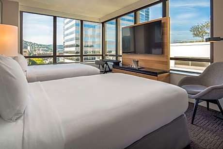 Corner Double Room with City View