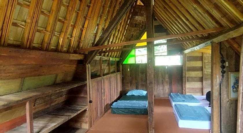 Omah Hanoman Turu By Kebun Hanoman