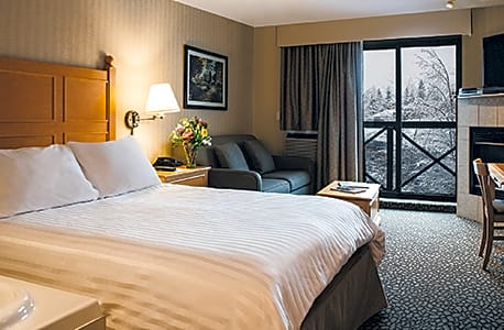 Pinnacle Hotel Whistler