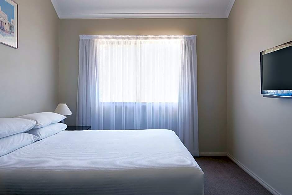 Pinnacle Apartments