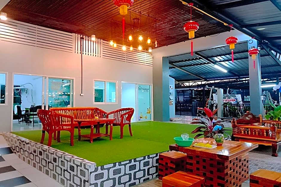 Chaiyai River Front Hotel