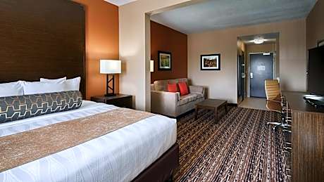 King Suite with Sofa Bed - Disability Access/Non-Smoking