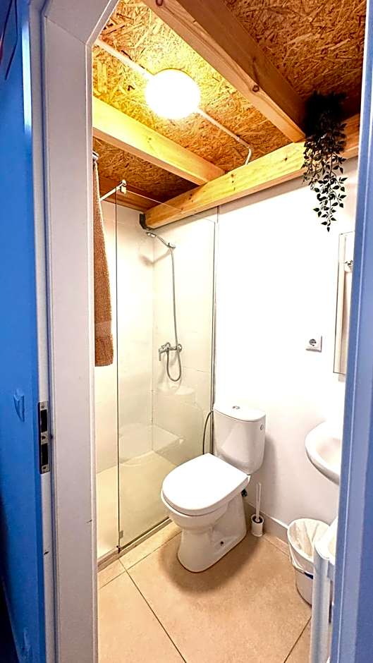 Soho Boho Apartments - with sunny rooftop terrace and fiber optic internet