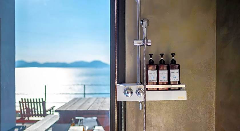 Whales Dream Pension