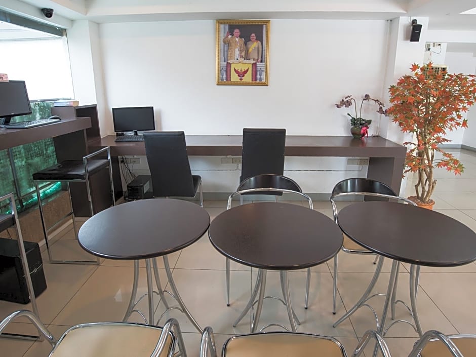 BS Premier Airport Hotel