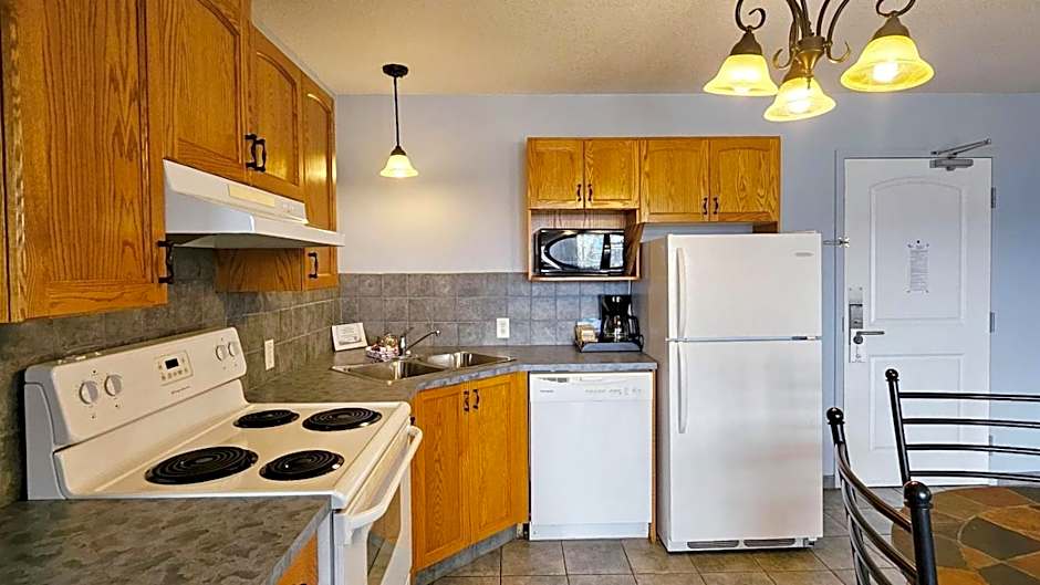 Misty Mountain Inn & Suites