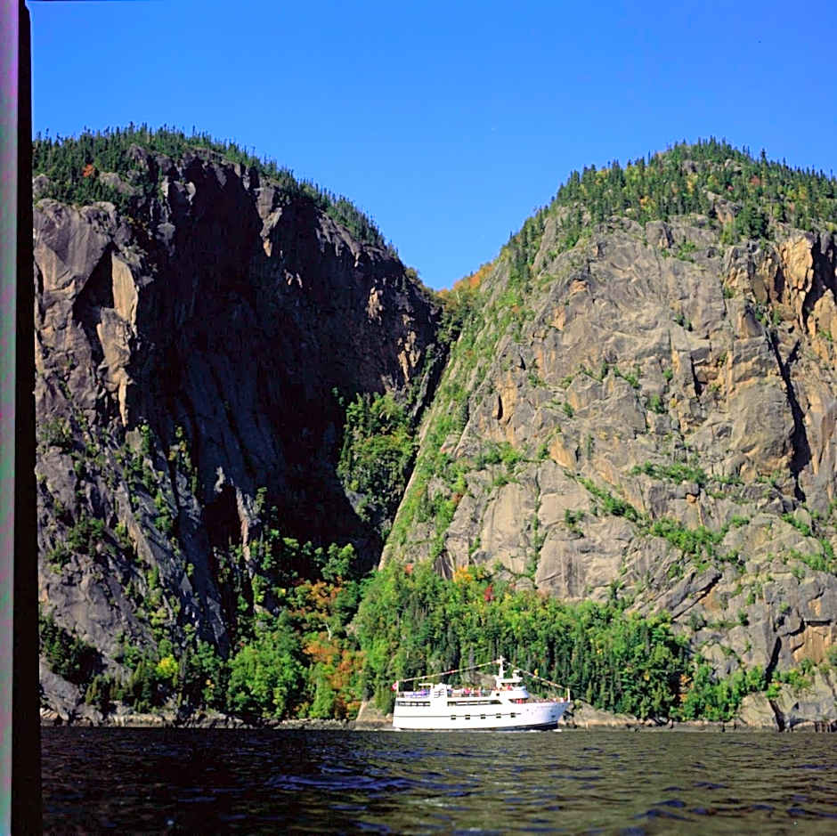 Centre De Congres Et Hotel La Sagueneenne