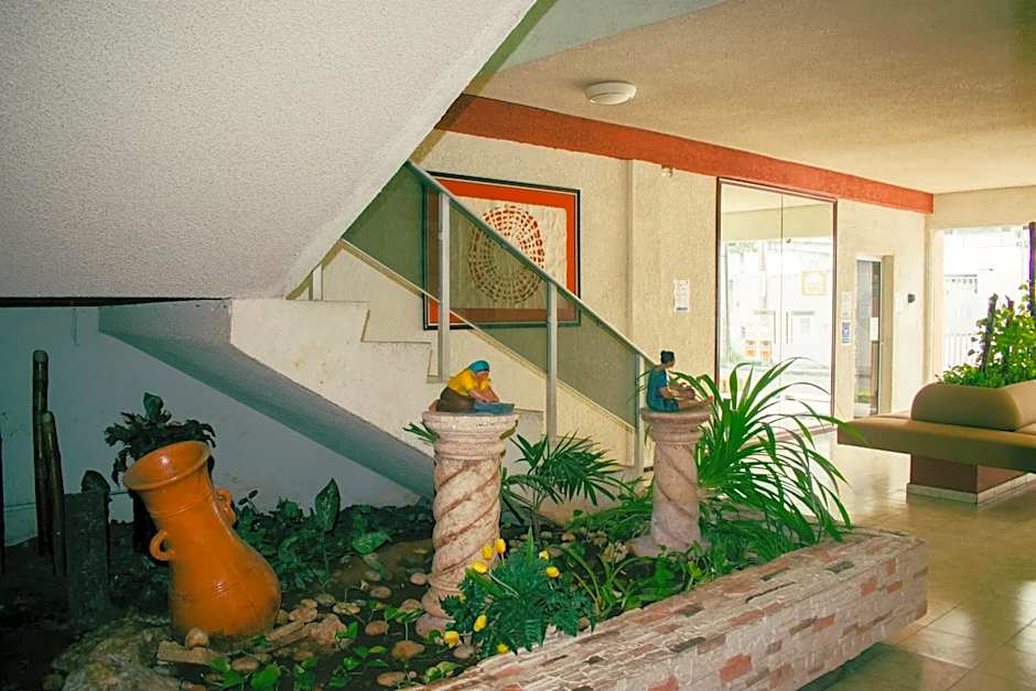 Suites del Sol Hotel & Apartments