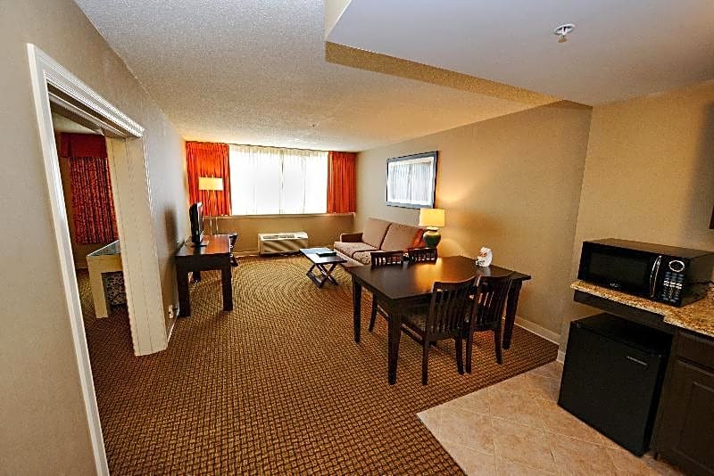 Holiday Inn & Suites Boston-Peabody By IHG