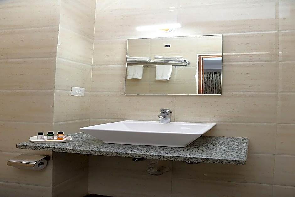 Hotel Rajshree – Agra, NC