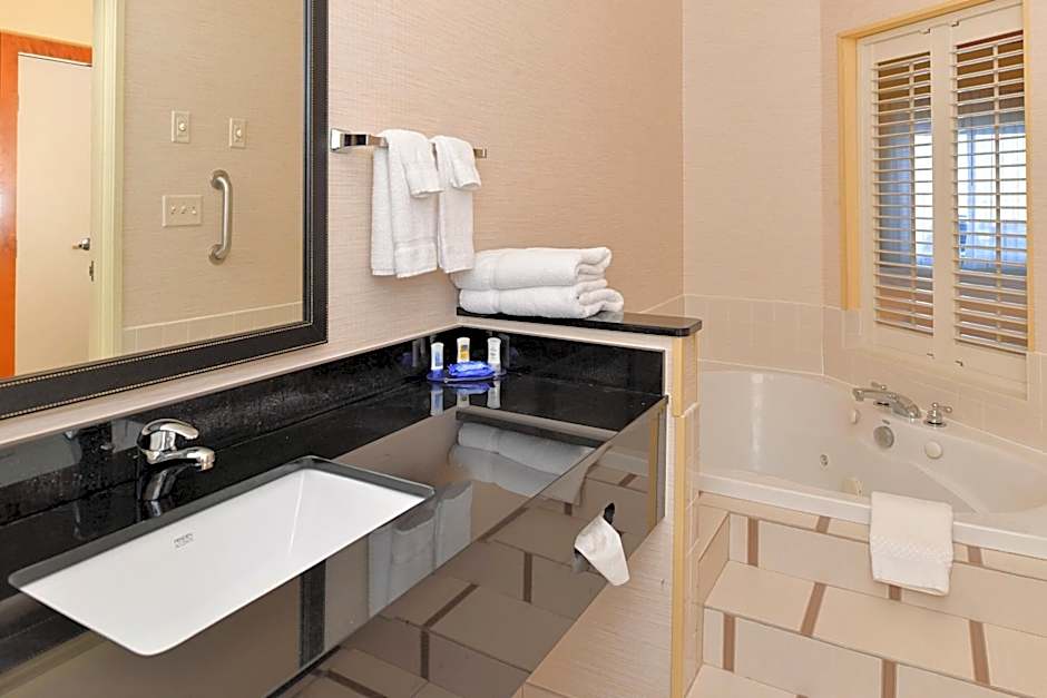 Fairfield Inn & Suites by Marriott Bloomington