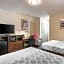 Downtown Hollywood Gardens Inn & Suites