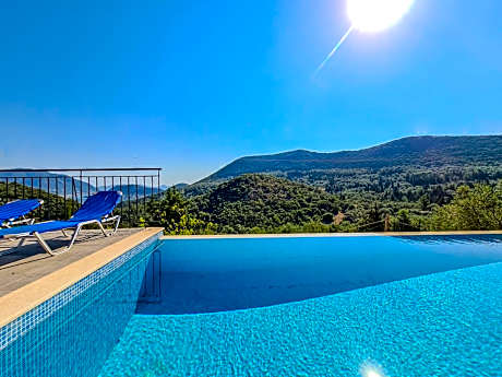 Villa Victoria - 3 Bedroom Villa With a Private Pool