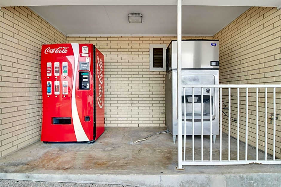 Three Rivers Executive Inn & Suites By OYO