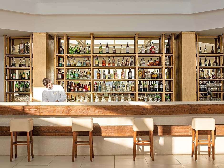 Grecotel LUX ME White