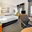 La Quinta Inn & Suites by Wyndham Dallas Addison Galleria